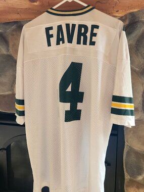 Green Bay Packers Brett Favre #4 Champion Jersey - Size 52 - Good Condition!